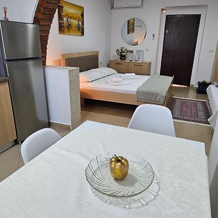 Aliaj Guest House ベラト エクステリア 写真
