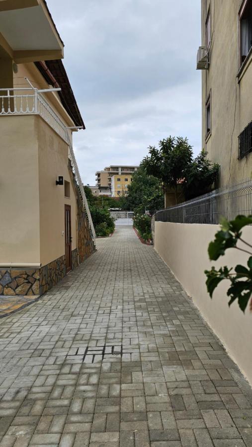 Aliaj Guest House ベラト エクステリア 写真